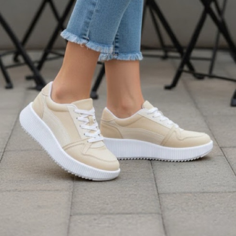 Tan/Beige Platform Sneakers for Comfort and Style